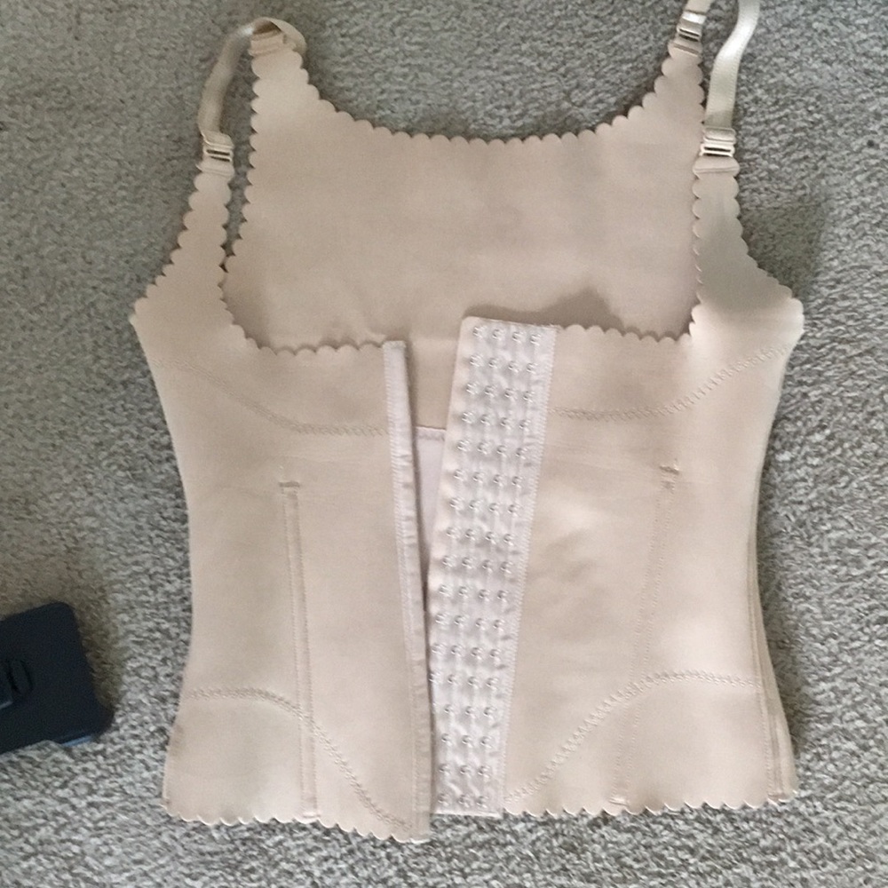 Woman's Waist trainer